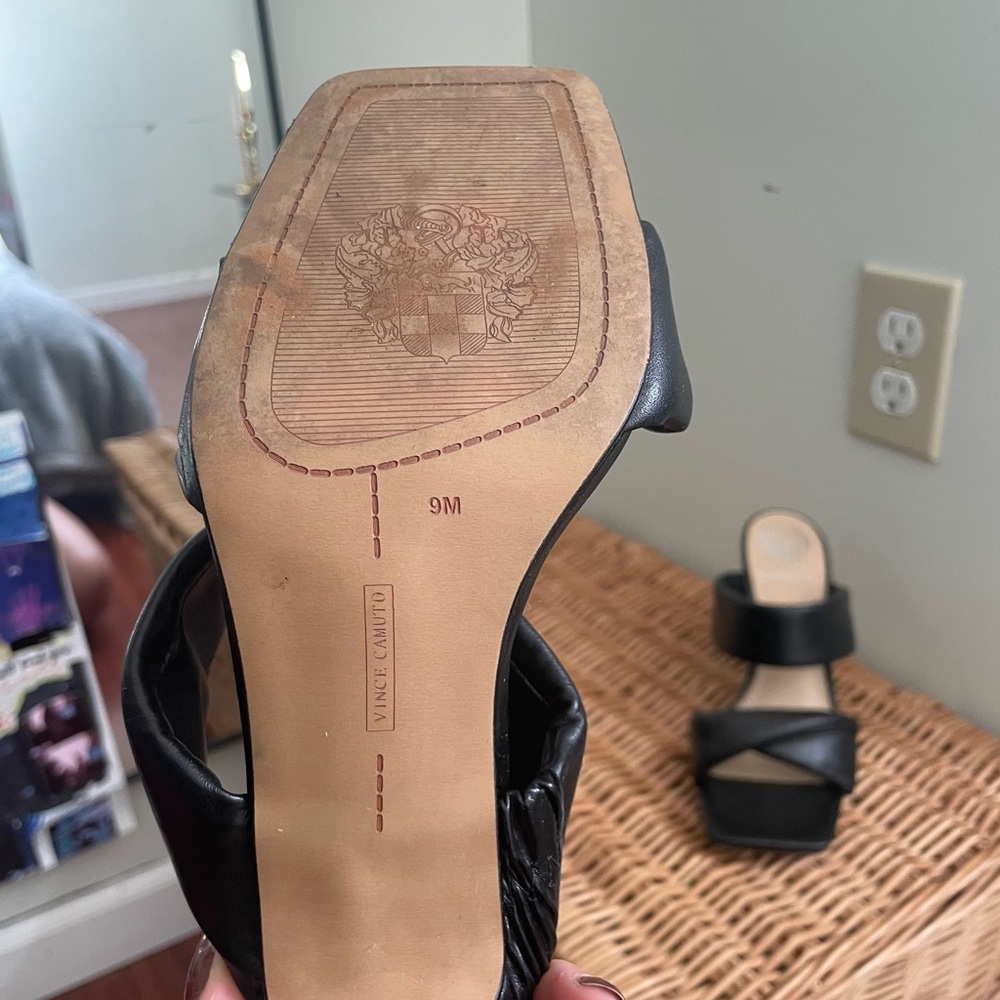 Vince Camuto Black heels - Picture 3 of 5